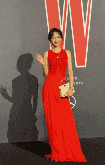 位女星排个名一个比一个惊艳舒淇仅排第3AG真人娱乐给2025红毯最美的10(图37)