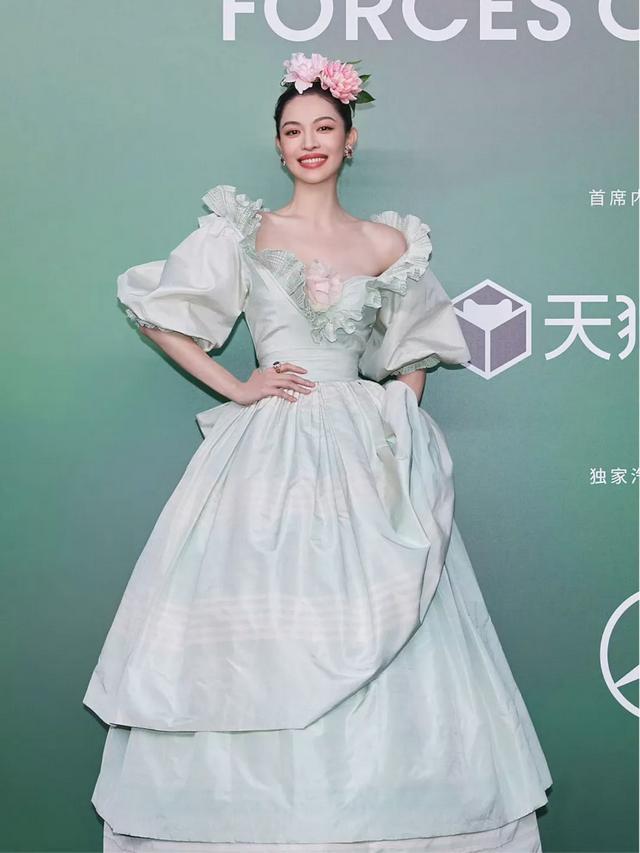 位女星排个名一个比一个惊艳舒淇仅排第3AG真人娱乐给2025红毯最美的10(图39)
